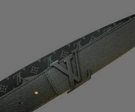 Picture of Louis Vuitton Belts _SKUfw220371380fw